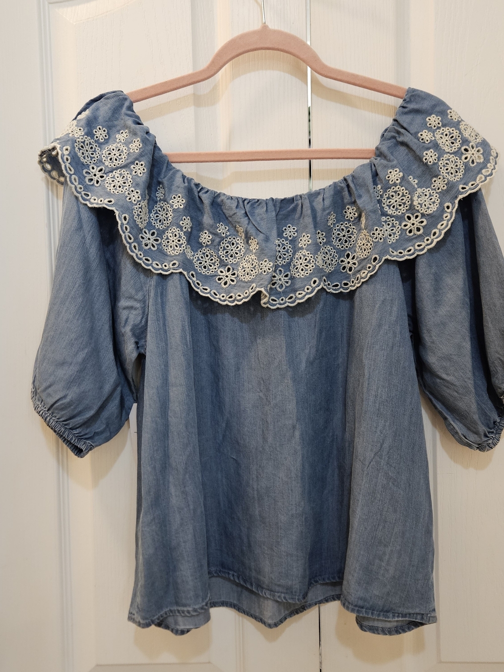 Time and Tru Embroidered Off-Shoulder Chambray Peasant Top – Size Small NWT - Picture 10 of 11